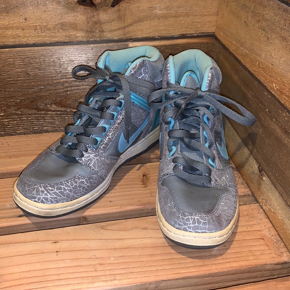 Nike retro gray, silver, teal basketball shoes